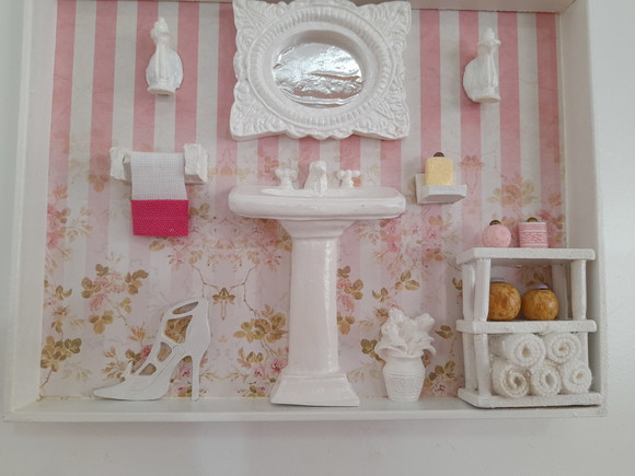 Quadro para Lavabo em mdf Branco Fundo Listrado Rosa - Imagem 5