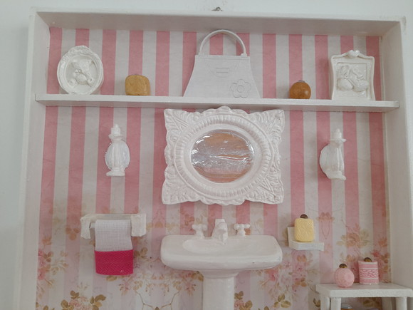 Quadro para Lavabo em mdf Branco Fundo Listrado Rosa - Imagem 4