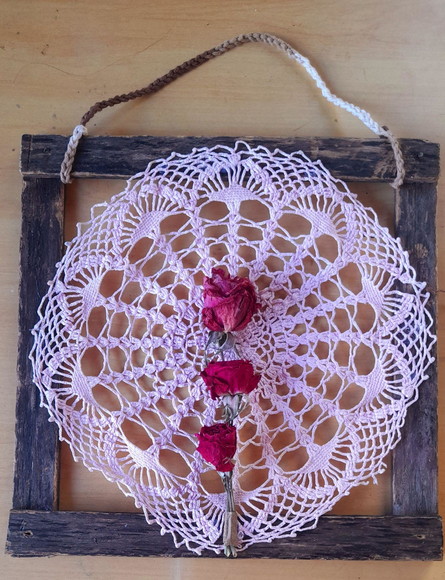 Quadro de Crochê com Flores Secas - Imagem 5