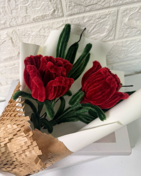 Buquê de Flores em Chenille | Rosas Vermelhas - Imagem 2