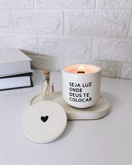 Kit Vela Aromática com Bandeja Frase Seja Luz - Imagem 2