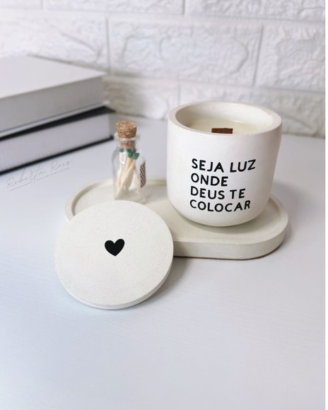 Kit Vela Aromática com Bandeja Frase Seja Luz - Imagem 3