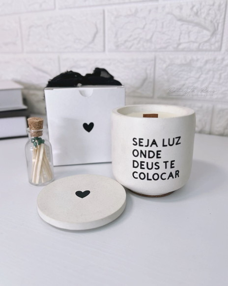 Vela Aromática no Pote Artesanal Frase Seja Luz - Imagem 2