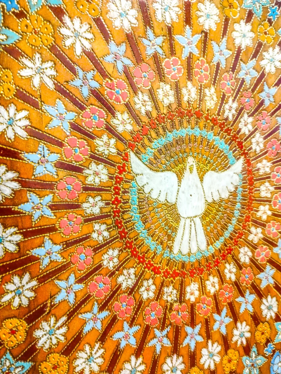 Quadro decorativo com Divino e flores, madeira de demolição Peroba Rosa - Imagem 3