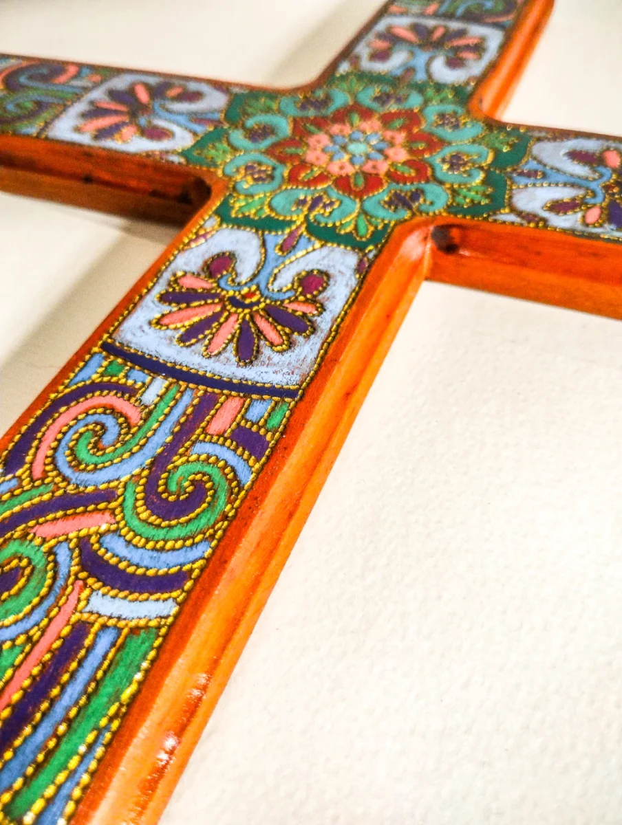 Cruz decorativa em madeira peroba artesanato grande - Imagem 2
