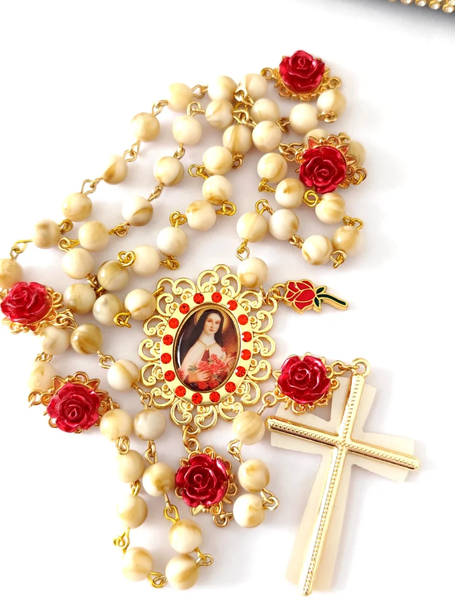 Kit Terço Santa Teresinha do Menino Jesus com Rosas 3D e Porta Terço. - Imagem 1