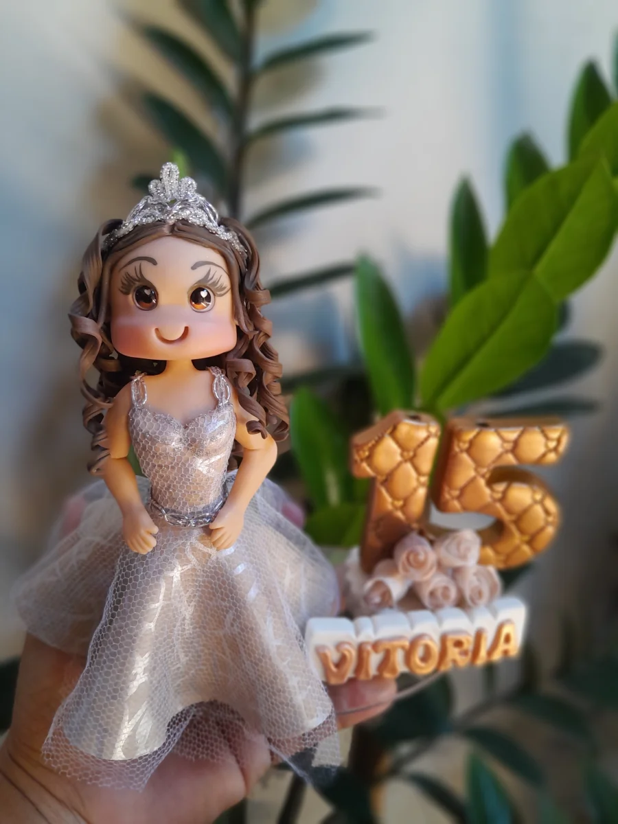 Topo de Bolo Debutante 15 Anos Personalizado em Biscuit com Vela e Nome - Imagem 5