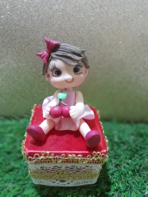 Caixinha Acrílica Decorada com Bonequinha em Biscuit | Lembrancinha Personalizada kit 5 caixinhas