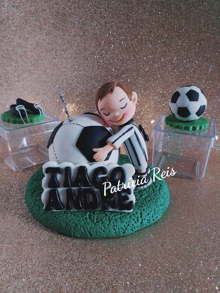 Vela Topo em Biscuit Tema Futebol
