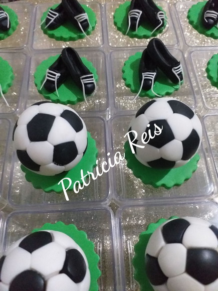 Caixa Acrílica Decorada em Biscuit Tema Futebol - Imagem 4