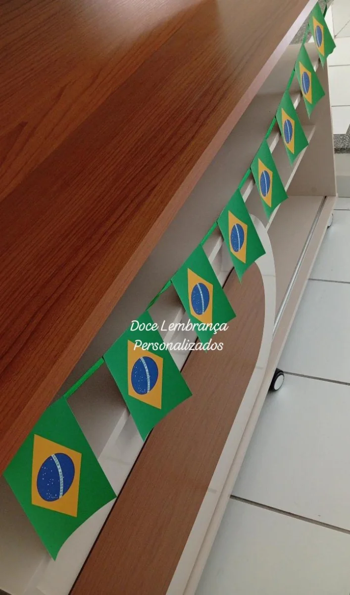 Varal Bandeirinha Copa do Mundo Brasil mesversario, aniversário decoração ambiente - Imagem 2