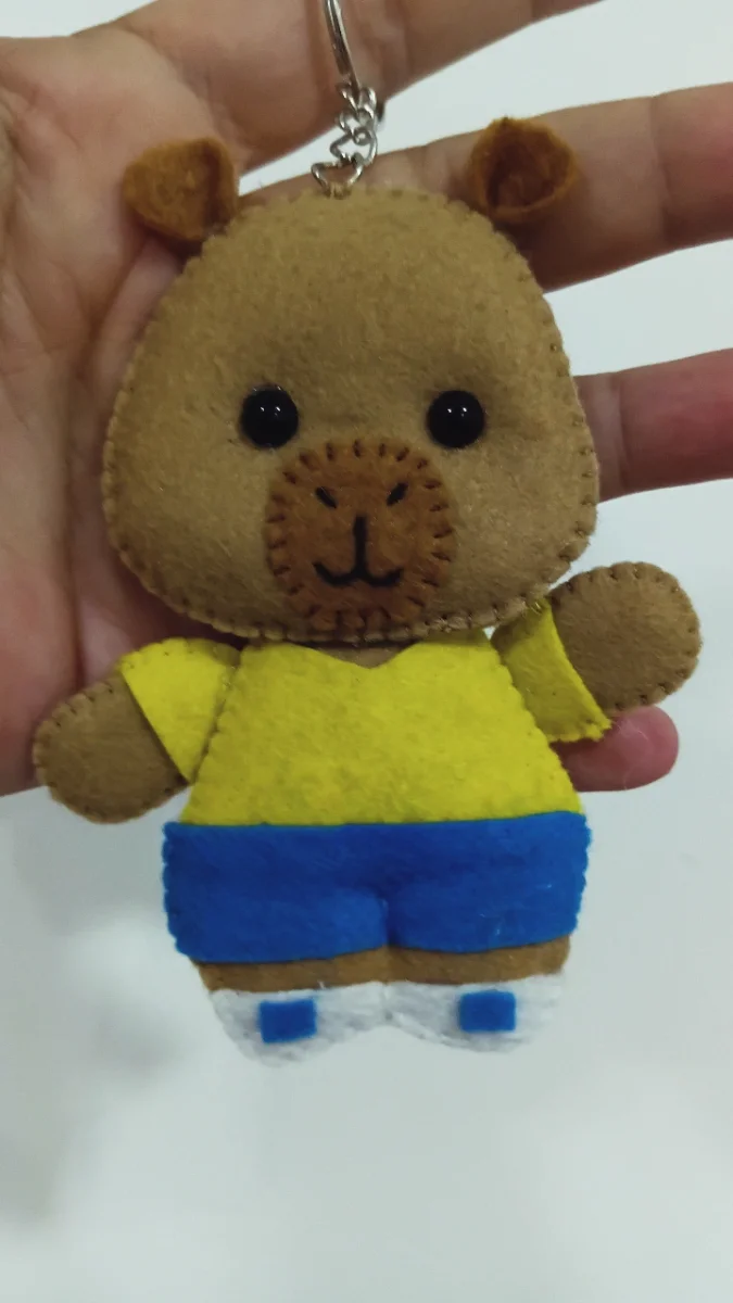 Chaveiro Capivara Uniforme Brasil - Imagem 1