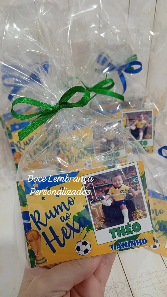 Foto imã de geladeira lembrancinha aniversário Copa do Mundo Brasil - Imagem 2