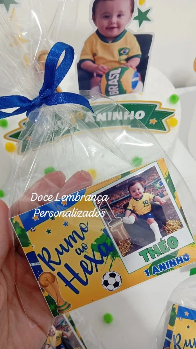 Foto imã de geladeira lembrancinha aniversário Copa do Mundo Brasil - Imagem 3