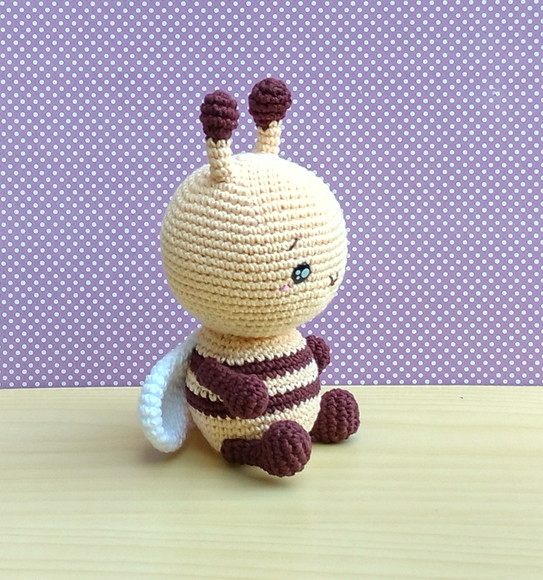 Abelha Mia Amigurumi - Imagem 2