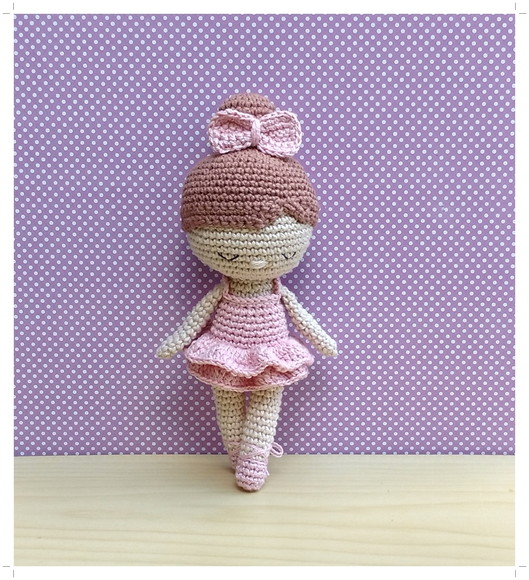 Boneca Bailarina Dália Amigurumi