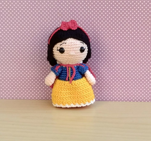 Boneca Branca de Neve Amigurumi