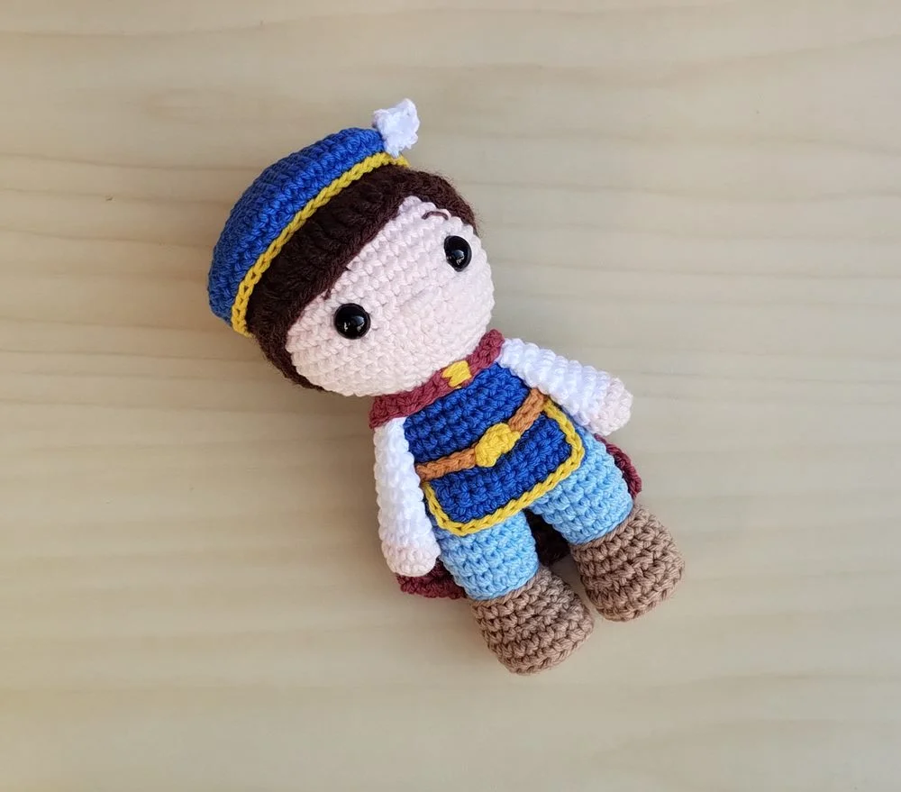 Trio Branca de Neve, Príncipe Fernando e Rainha Má Amigurumi - Imagem 4