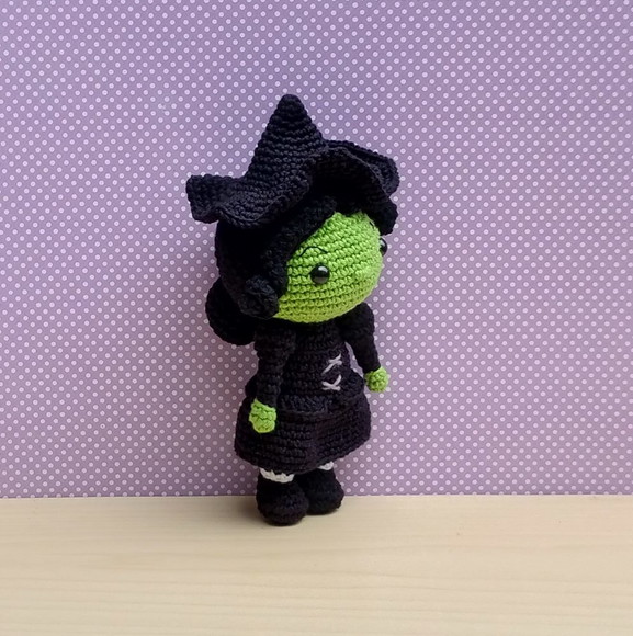 Bruxa Má do Oeste Amigurumi - Imagem 2