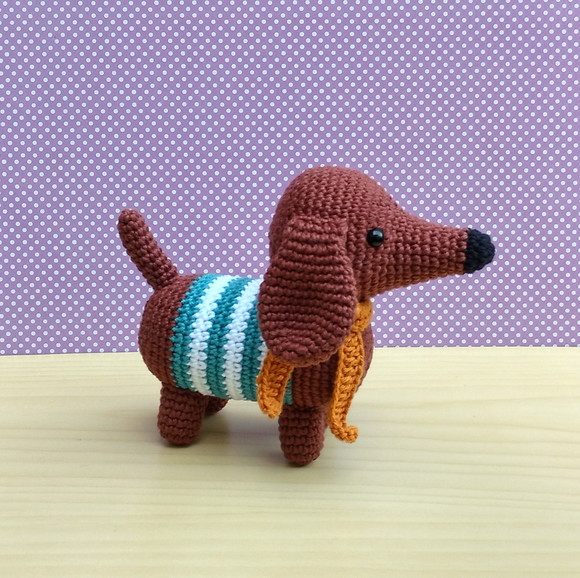 Cachorro Salsicha Pierre Amigurumi - Imagem 3