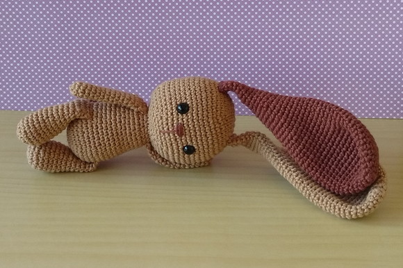 Coelho Orelhudo Biel Amigurumi - Imagem 2