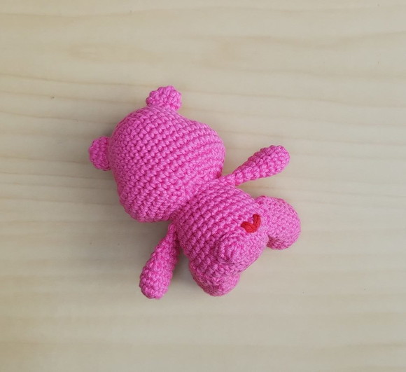 Ursinha Coraçãozinho Amigurumi - Imagem 4