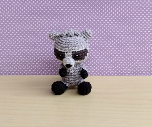 Guaxinim Meeko Amigurumi - Imagem 2