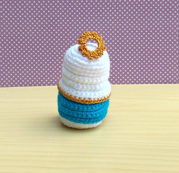 Mini Nossa Senhora das Graças Amigurumi - Imagem 3