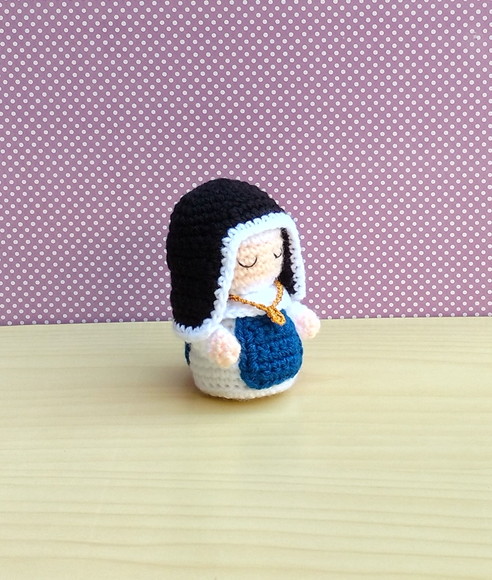 Mini Santa Dulce dos Pobres Amigurumi - Imagem 2