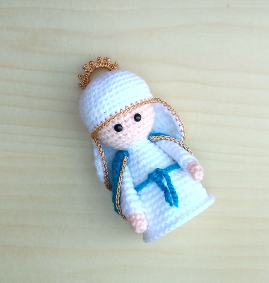 Nossa Senhora das Graças Amigurumi - Imagem 4