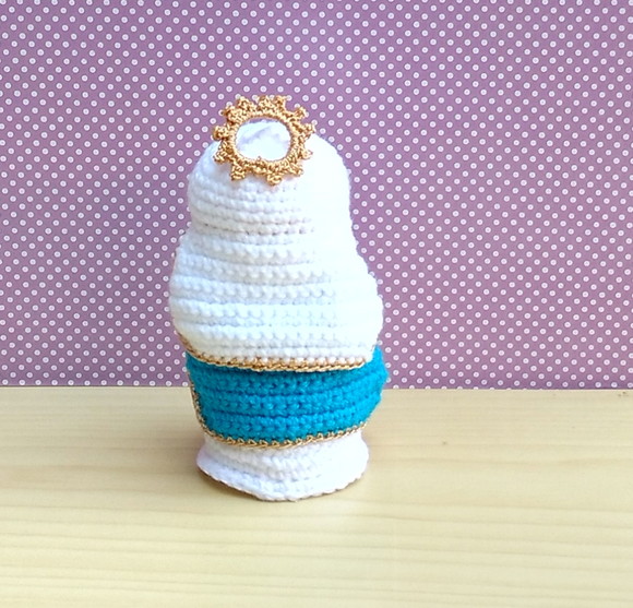 Nossa Senhora das Graças Amigurumi - Imagem 3