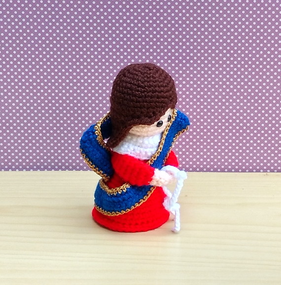 Nossa Senhora Desatadora dos Nós Amigurumi - Imagem 2