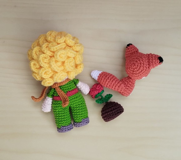 o Pequeno Príncipe, a Raposa e a Rosa Amigurumi - Imagem 3