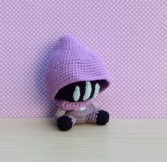 Agente Omen Amigurumi - Imagem 2