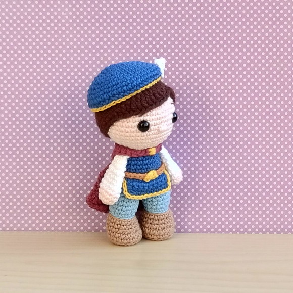 Boneco Príncipe Fernando amigurumi - Imagem 2