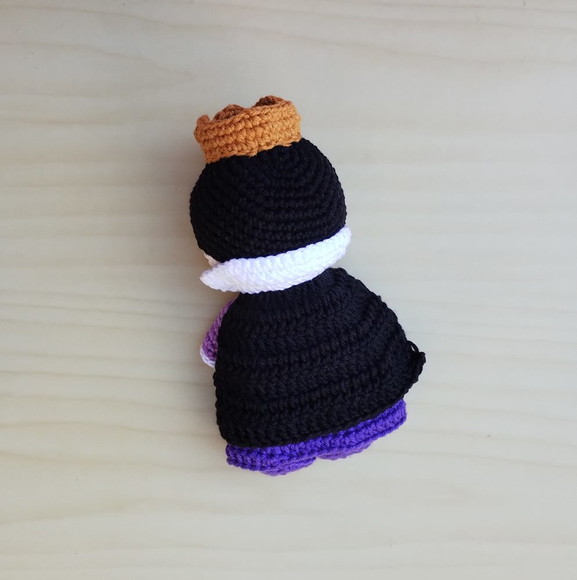 Boneca Rainha Má Amigurumi - Imagem 4