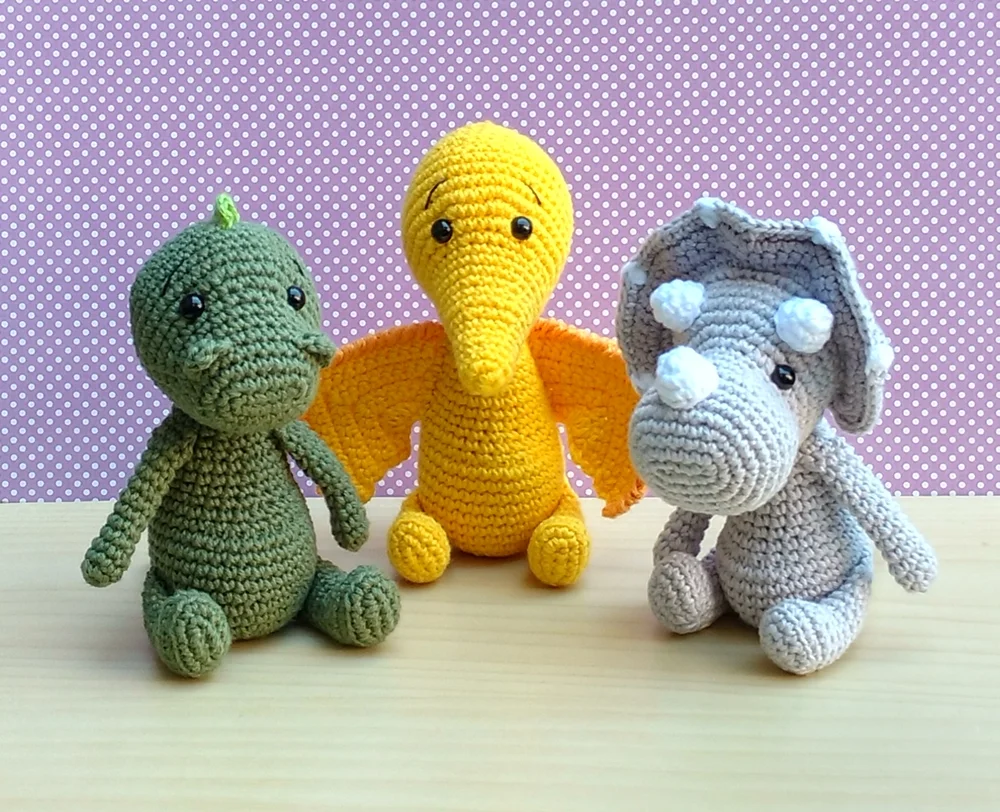 Dinossauro Triceratops Mashmellow Amigurumi - Imagem 3