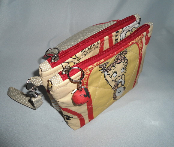 12. Necessaire em Tecido com Dois Compartimentos - Imagem 1