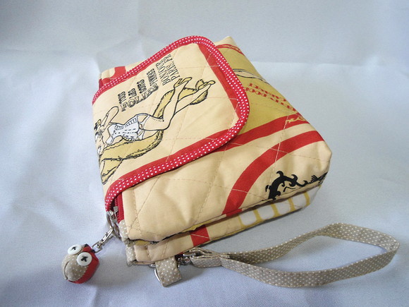 12. Necessaire em Tecido com Dois Compartimentos - Imagem 5