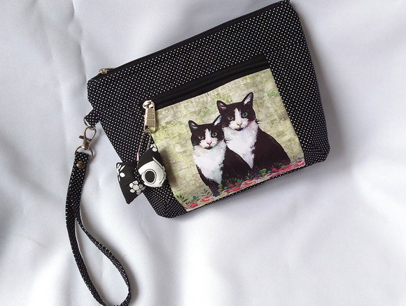 126. Necessaire em Tecido com Estampa de Gatos