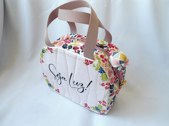 97. Bolsa de Mão em Tecido com Frases Motivadoras - Imagem 4