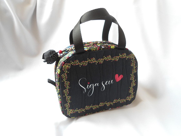 99. Bolsa de Mão em Tecido com Frase - Imagem 2