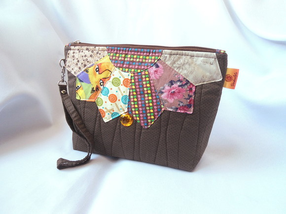 83. Necessaire Flor de Tecido