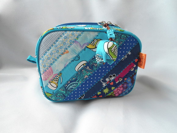 77. Necessaire em Tecido e Patch - Imagem 3