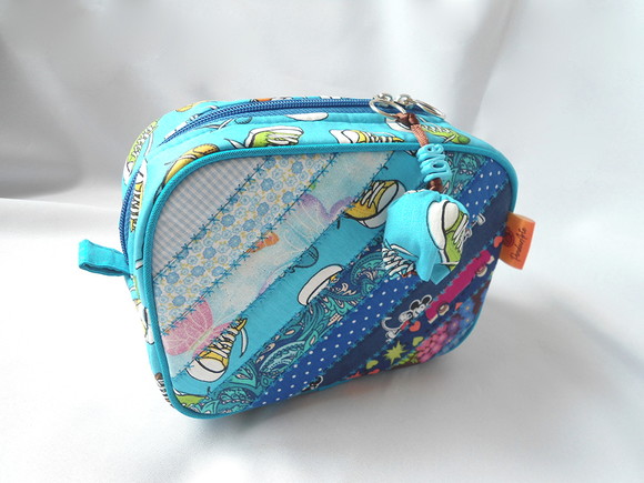 77. Necessaire em Tecido e Patch - Imagem 2