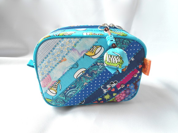 77. Necessaire em Tecido e Patch