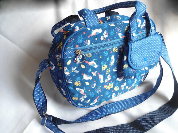 45. Bolsa tiracolo em tecido tipo veludinho - Imagem 4