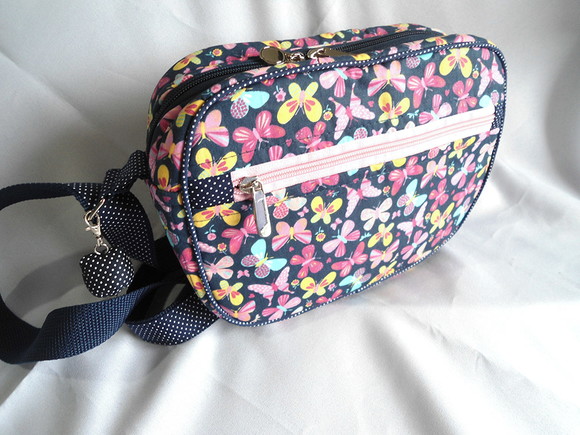 14. Bolsa tiracolo em tecido