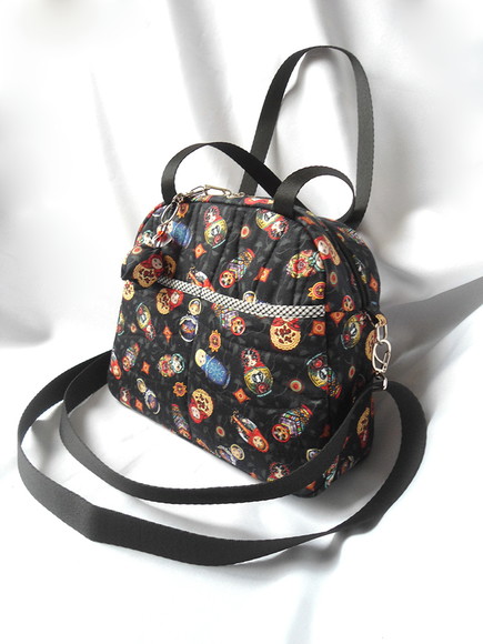 17. Bolsa tiracolo estampa matrioskas em tecido com chaveiro - Imagem 4
