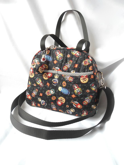 17. Bolsa tiracolo estampa matrioskas em tecido com chaveiro - Imagem 2
